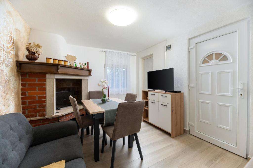 House Iva Nedešćina 7