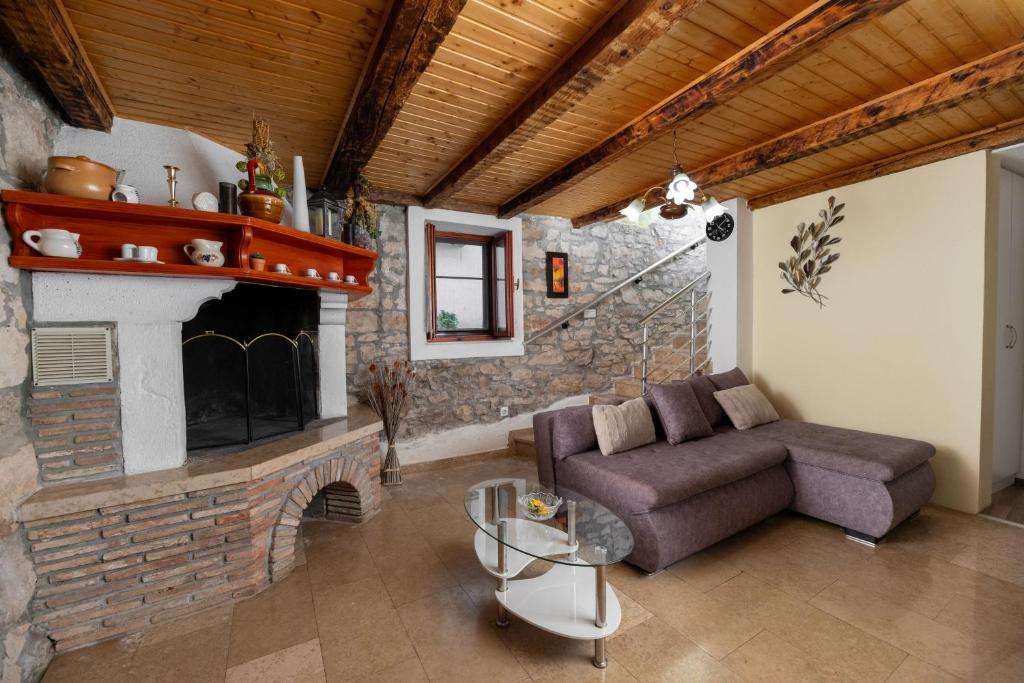 House Iva Nedešćina 9