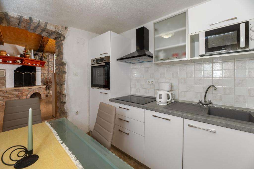 House Iva Nedešćina 13
